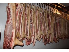 Свинина в полутушах