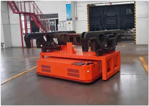 Самоходные тележки AGV для завода по техническому обслуживанию поездов